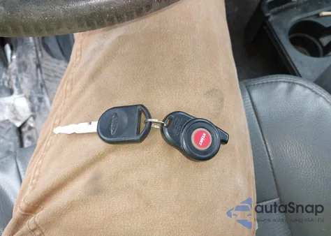 2011 Ford F-150 Xl z USA, uszkodzony, nr VIN 1FTMF1CM9BKD83254